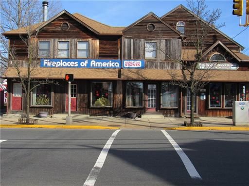 44 Main St, Englishtown, NJ 07726